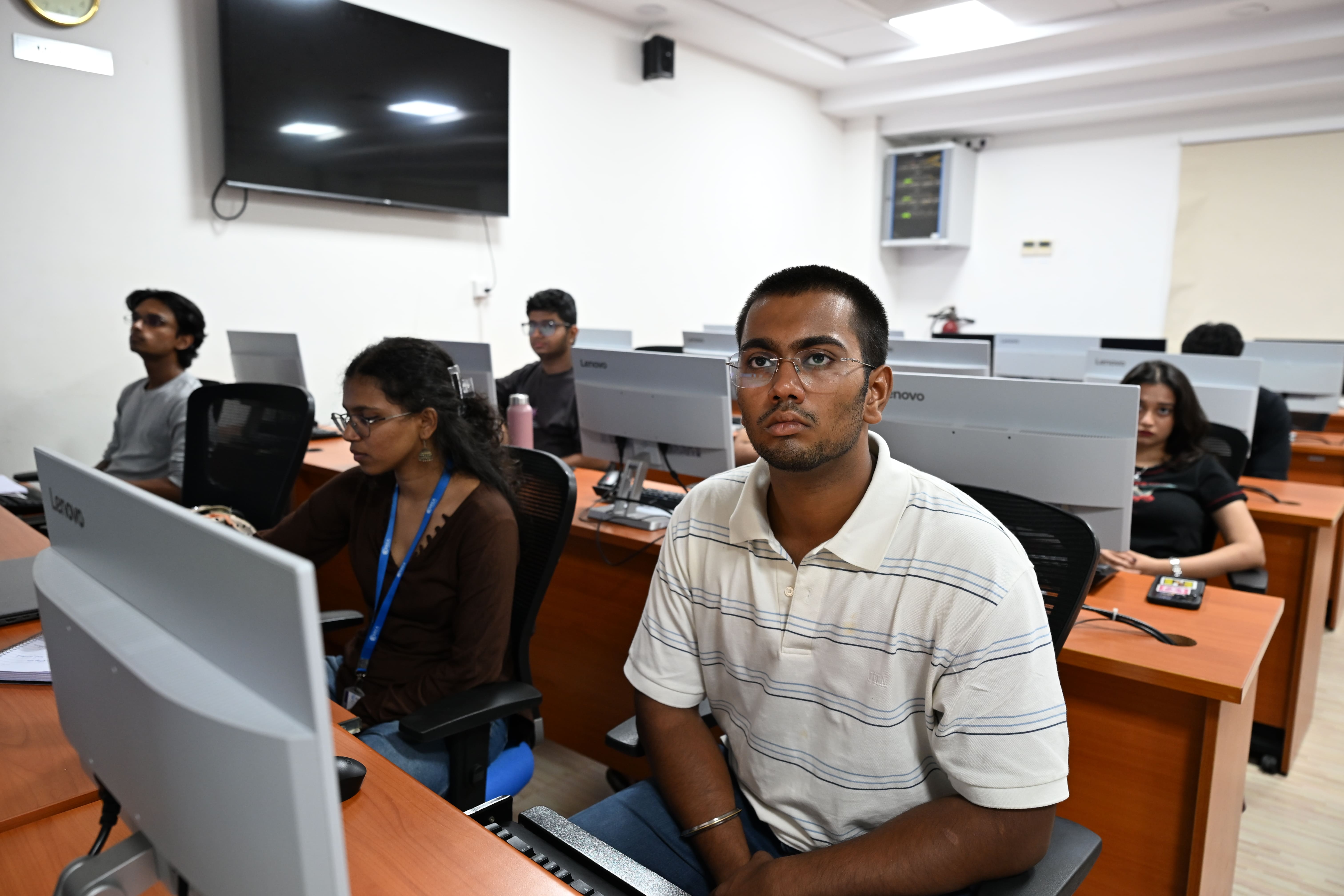 Participants working through the MNE-Python pipeline